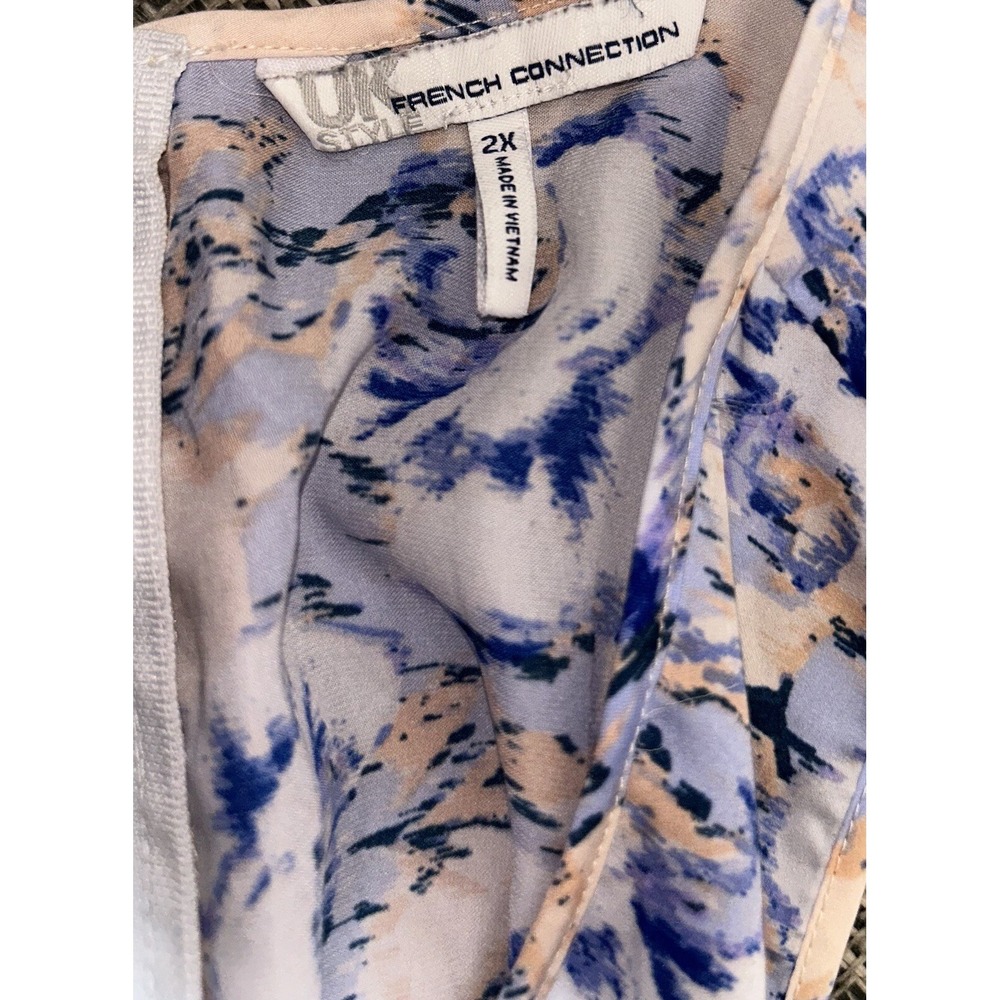 French Connection Sleeveless Blouse Ikat Roses Pout Peach‎ Blue Women's Size 2X - Picture 6 of 7